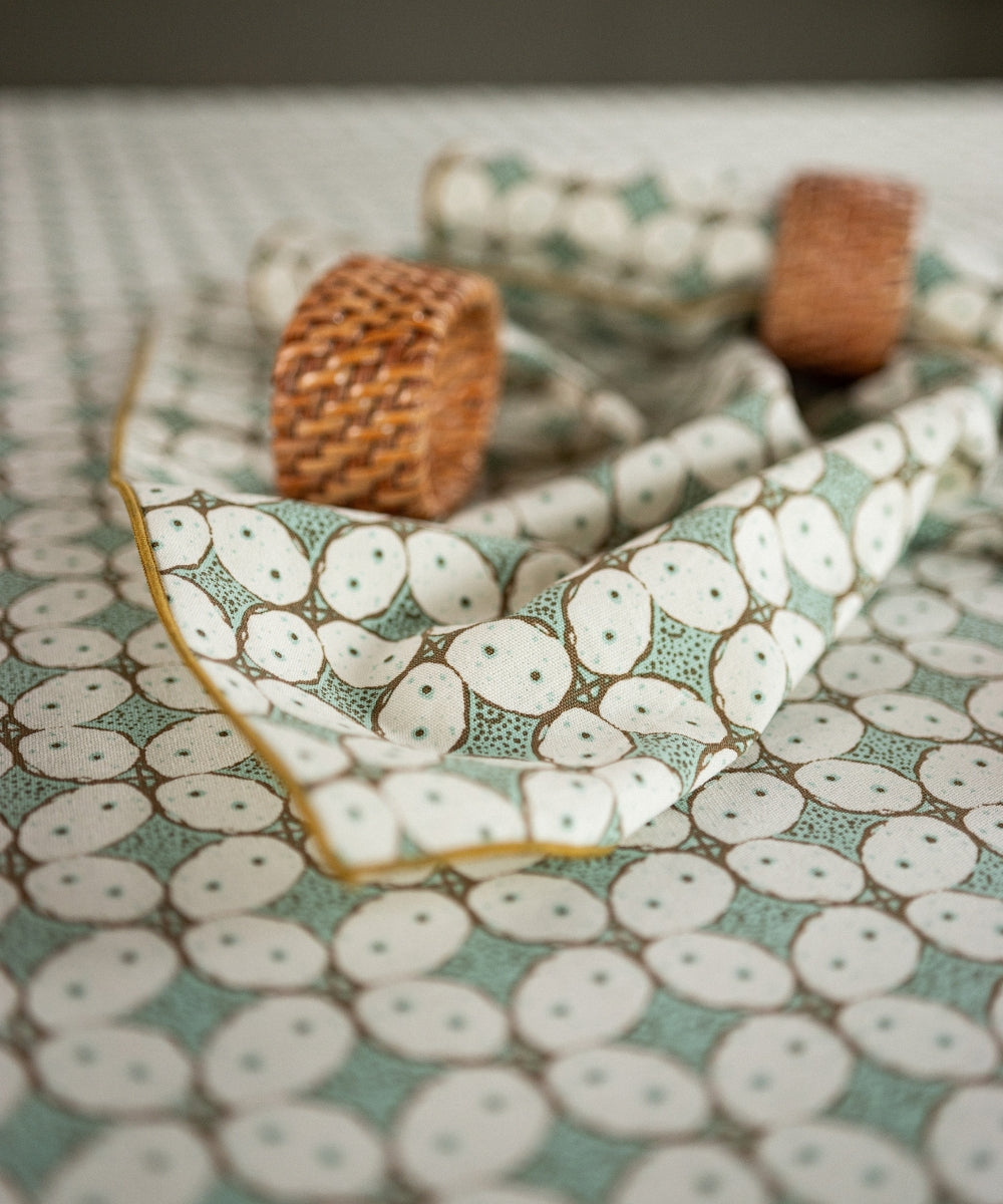 Chemin de table kawung